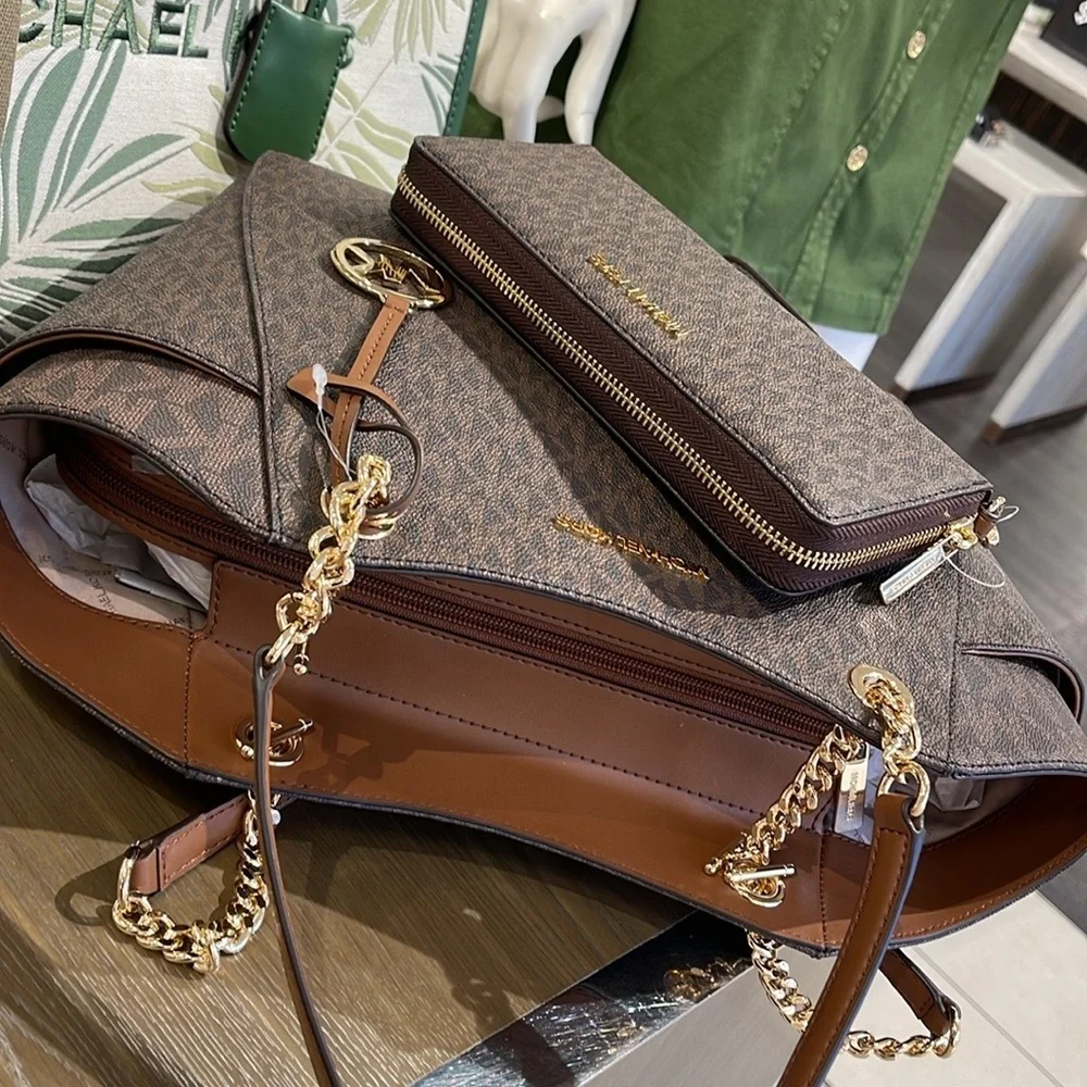 MICHAEL KORS  Jet Set Lg Shoulder Bag & JST Lg Travel CONTINENTAL wallet-wristlt